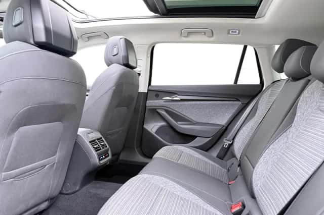Škoda Superb (2024) thumbnail 7