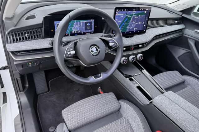 Škoda Superb (2024) thumbnail 3