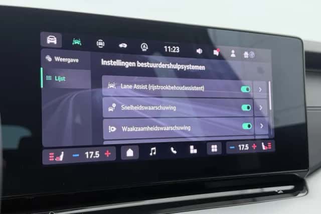 Škoda Octavia (2024) thumbnail 11