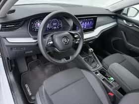 Škoda Octavia (2024) thumbnail 3