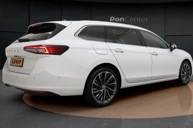 Škoda Superb (2025) thumbnail 5