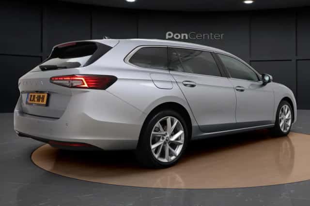 Škoda Superb (2025) thumbnail 4