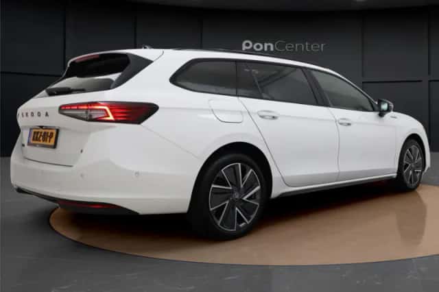 Škoda Superb (2025) thumbnail 6