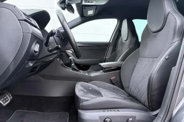 Škoda Superb (2022) thumbnail 5