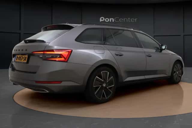 Škoda Superb (2022) thumbnail 6