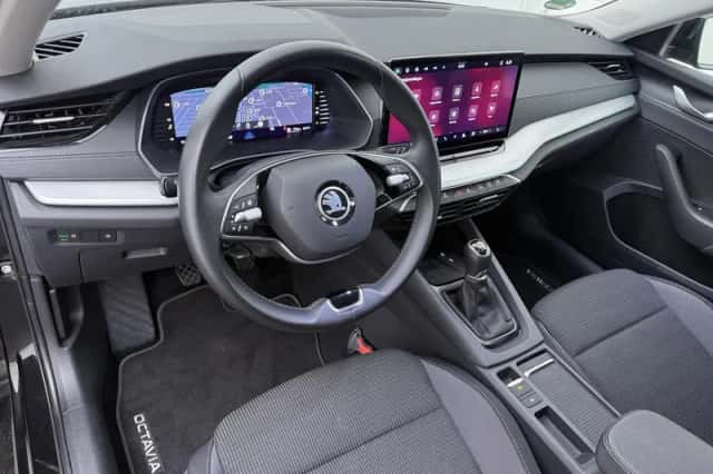 Škoda Octavia (2024) thumbnail 3