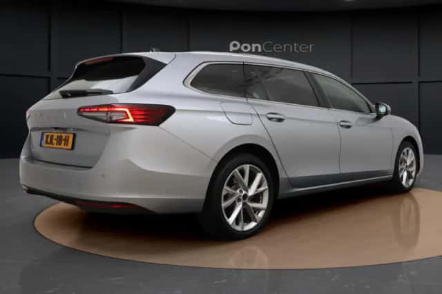 Škoda Superb (2025) thumbnail 6