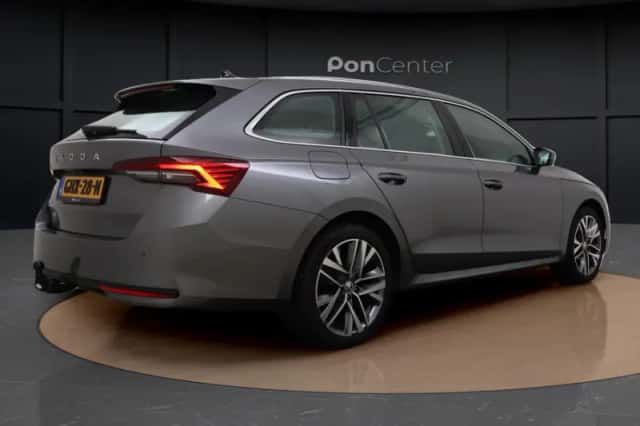 Škoda Octavia (2024) thumbnail 6