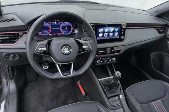 Škoda Kamiq (2024) thumbnail 4
