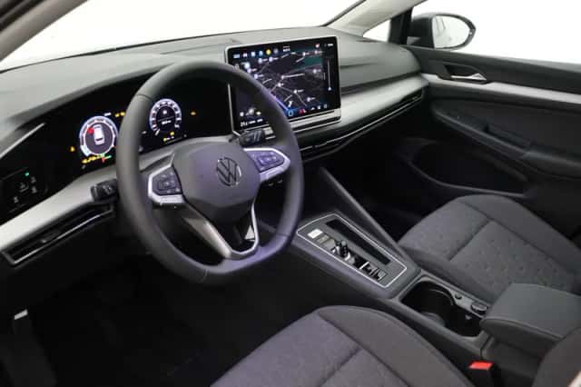 Volkswagen Golf (2026) thumbnail 2