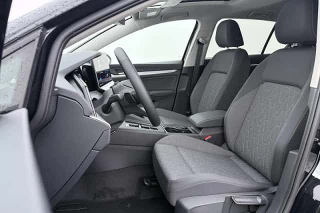 Volkswagen Golf (2026) thumbnail 3