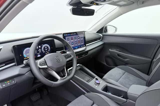 Volkswagen T-Roc (2026) thumbnail 3
