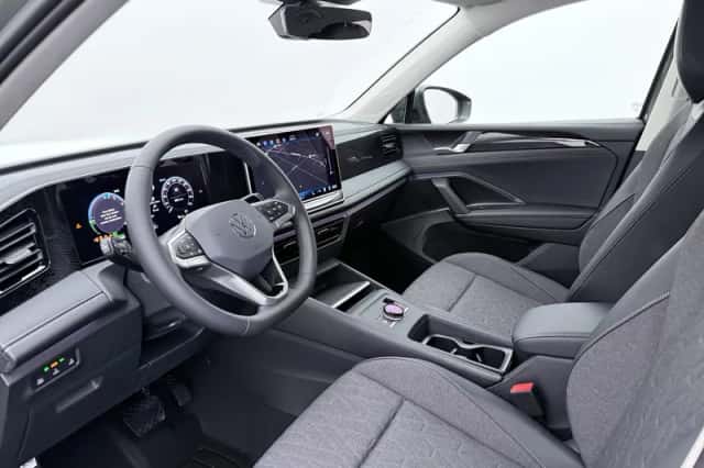 Volkswagen Tiguan (2026) thumbnail 2