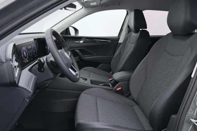 Volkswagen Tiguan (2026) thumbnail 3