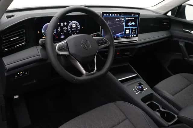 Volkswagen Tiguan (2026) thumbnail 2