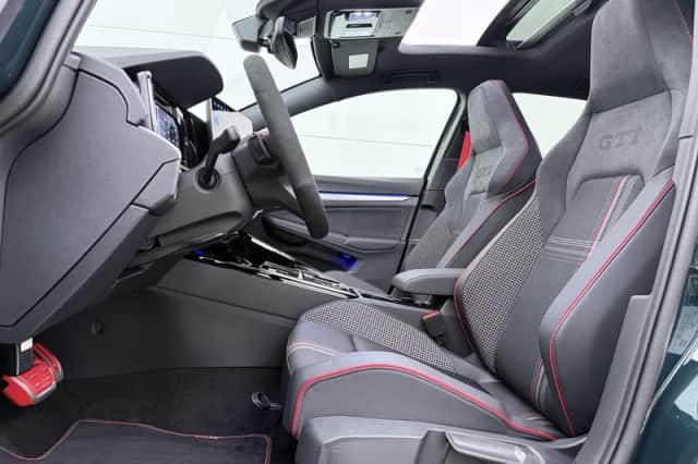 Volkswagen Golf (2026) thumbnail 3