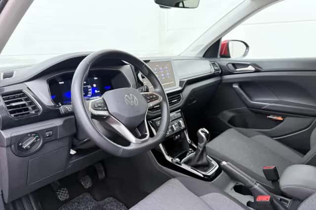 Volkswagen T-Cross (2025) thumbnail 3