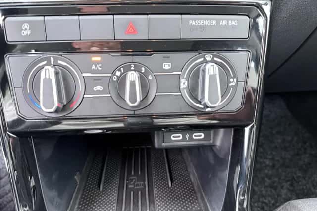 Volkswagen T-Cross (2025) thumbnail 8
