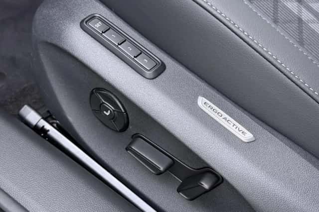 Volkswagen Passat (2026) thumbnail 6