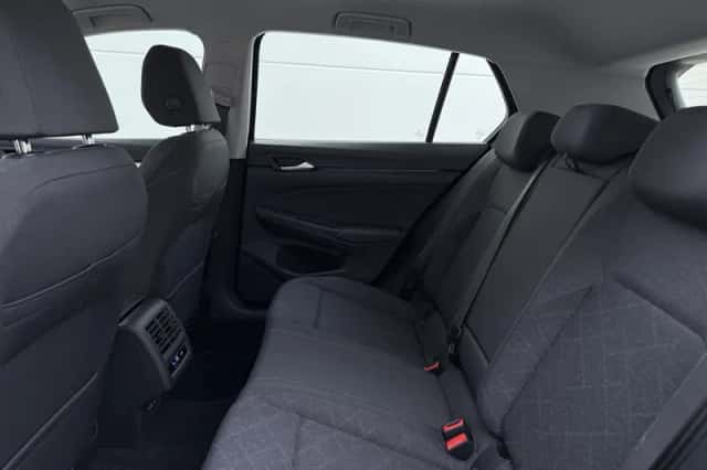 Volkswagen Golf (2024) thumbnail 7