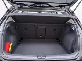 Volkswagen Golf (2024) thumbnail 8