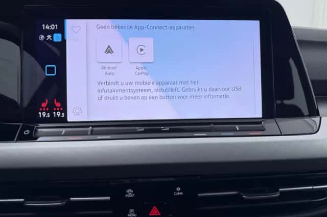 Volkswagen Golf (2024) thumbnail 9