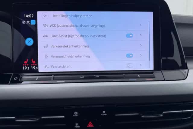 Volkswagen Golf (2024) thumbnail 10