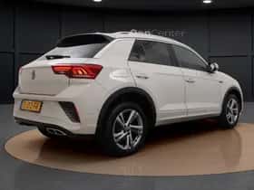 Volkswagen T-Roc (2023) thumbnail 5