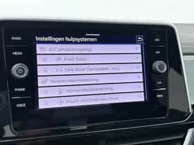 Volkswagen T-Roc (2023) thumbnail 10