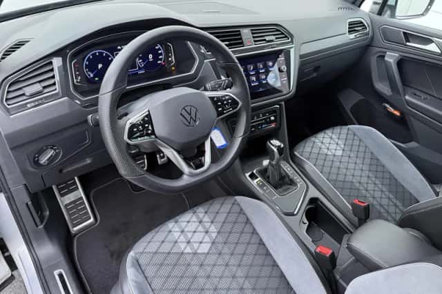 Volkswagen Tiguan (2024) thumbnail 3