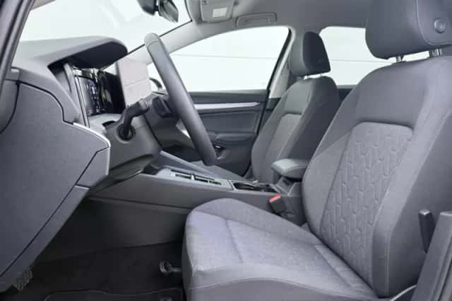Volkswagen Golf (2025) thumbnail 5