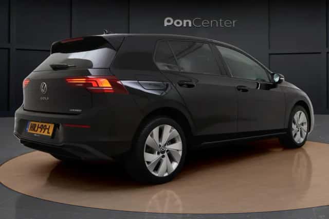 Volkswagen Golf (2025) thumbnail 5