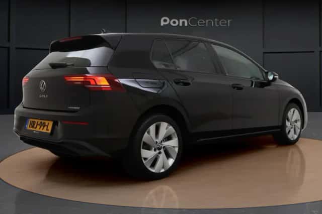 Volkswagen Golf (2025) thumbnail 6