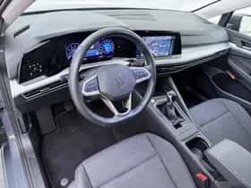 Volkswagen Golf (2024) thumbnail 3