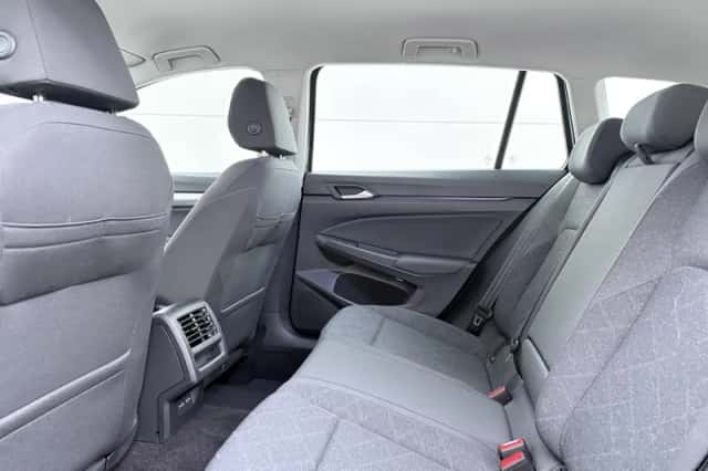 Volkswagen Golf (2024) thumbnail 7