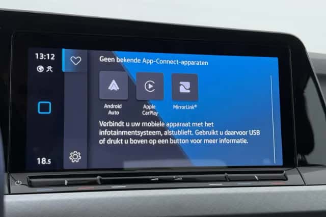 Volkswagen Golf (2024) thumbnail 9