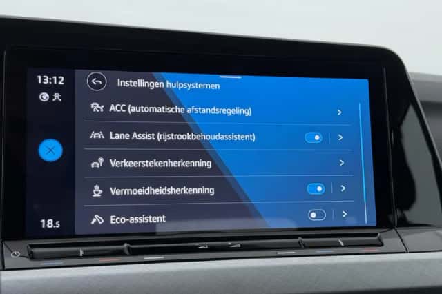 Volkswagen Golf (2024) thumbnail 10