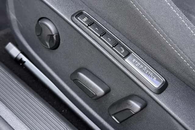 Volkswagen Golf (2024) thumbnail 7