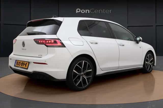Volkswagen Golf (2025) thumbnail 5