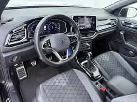 Volkswagen T-Roc (2023) thumbnail 3