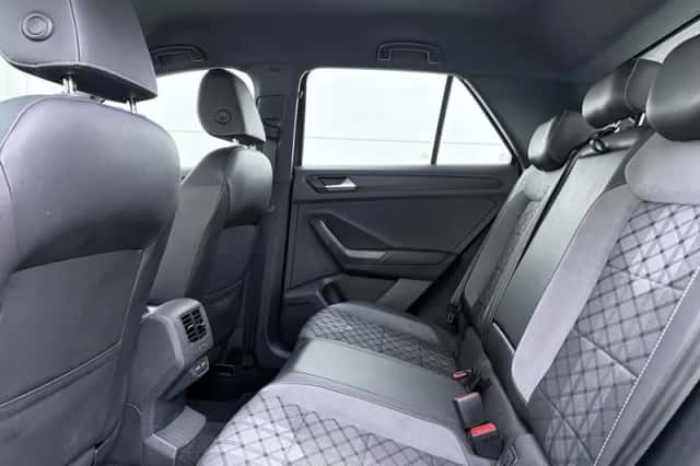 Volkswagen T-Roc (2023) thumbnail 7