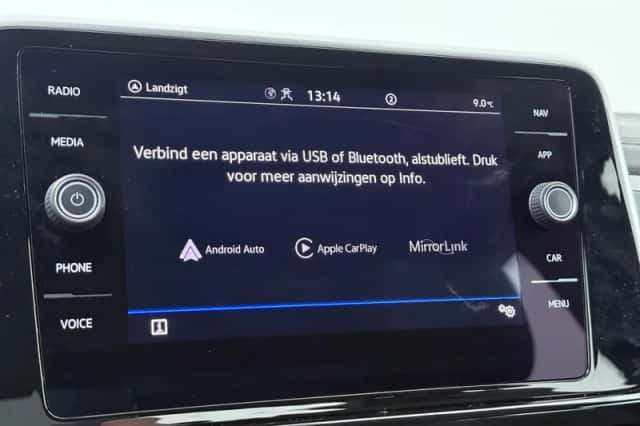 Volkswagen T-Roc (2023) thumbnail 9