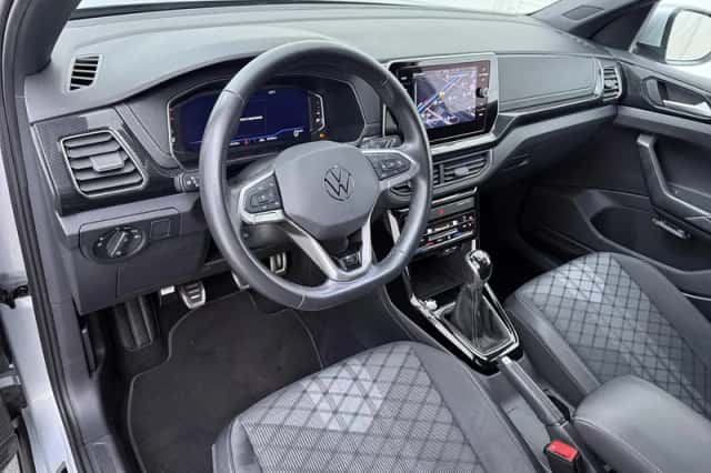 Volkswagen T-Cross (2024) thumbnail 3