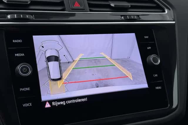 Volkswagen Tiguan (2022) thumbnail 11