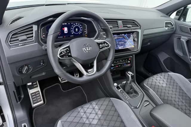 Volkswagen Tiguan (2022) thumbnail 3