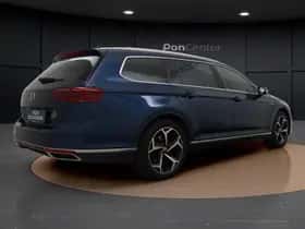 Volkswagen Passat (2022) thumbnail 5