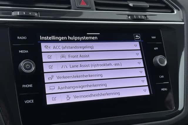Volkswagen Tiguan (2022) thumbnail 11