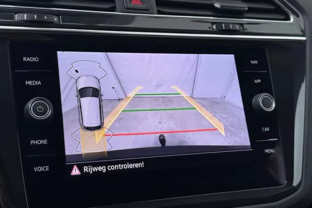 Volkswagen Tiguan (2022) thumbnail 12