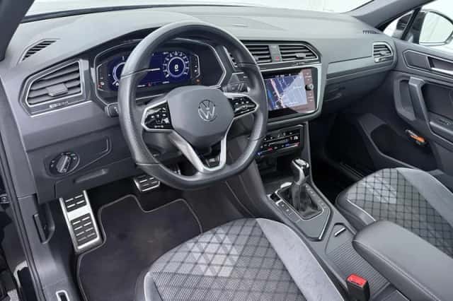 Volkswagen Tiguan (2022) thumbnail 3