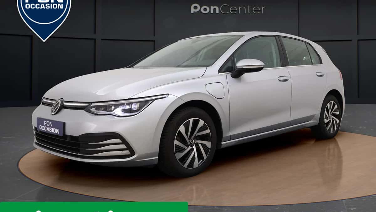 Volkswagen Golf (2021) — foto 1